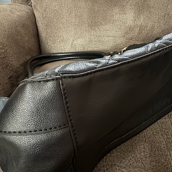 Apt 9 Elegant Black Quilted Handbag - Picture 6 of 9